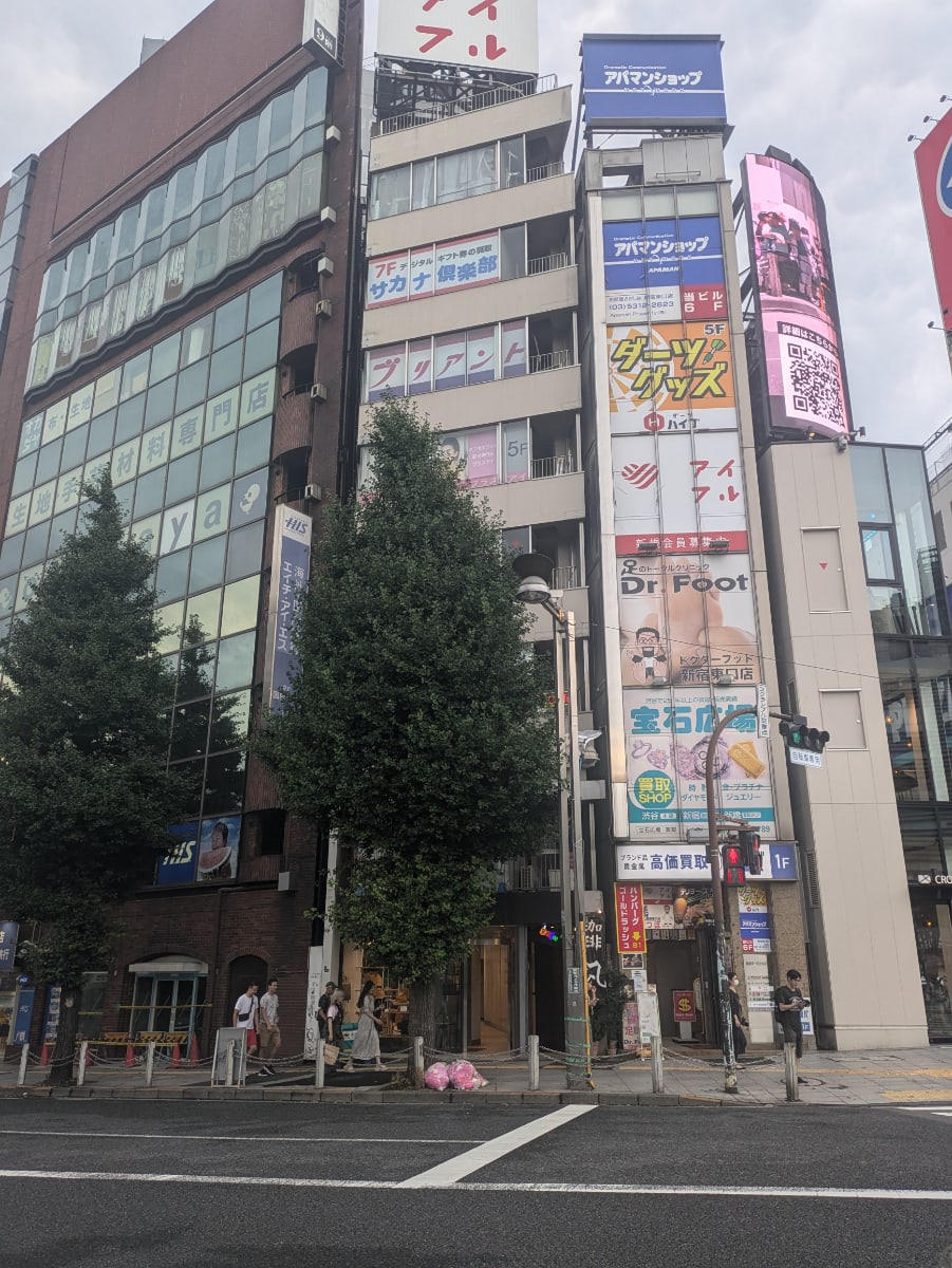 v20250427002254/fresh/building/J00100387988_1