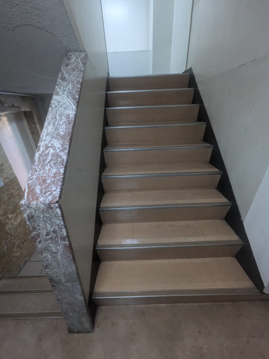 v20250427002254/fresh/building/J00100388323_5