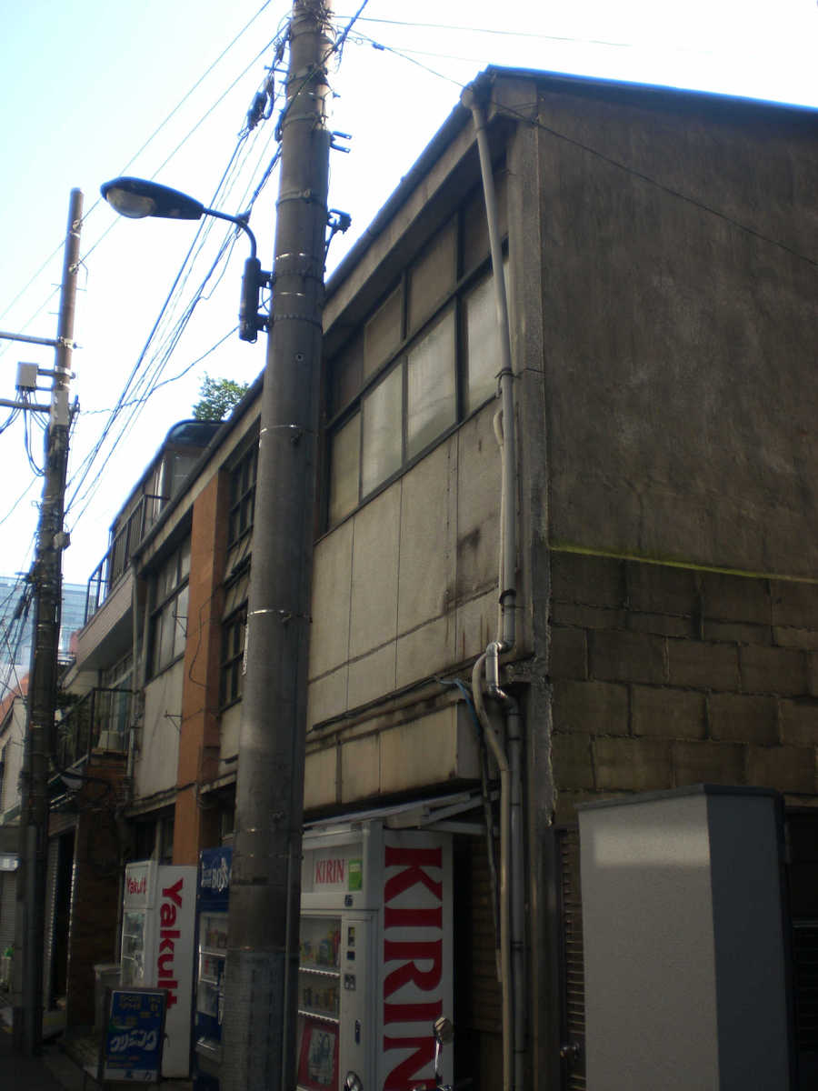 v20250427002254/fresh/building/J00100388512_1