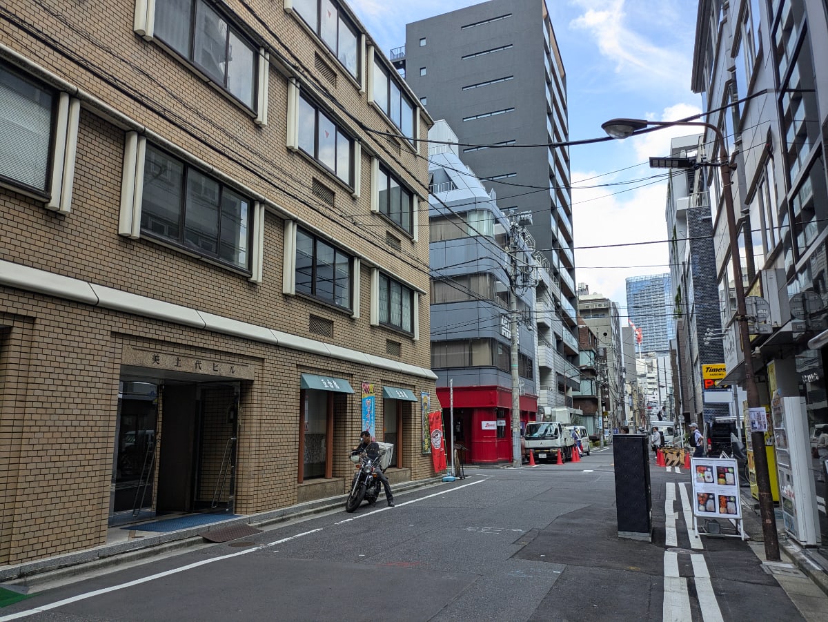 v20250427002254/fresh/building/J00100389015_7