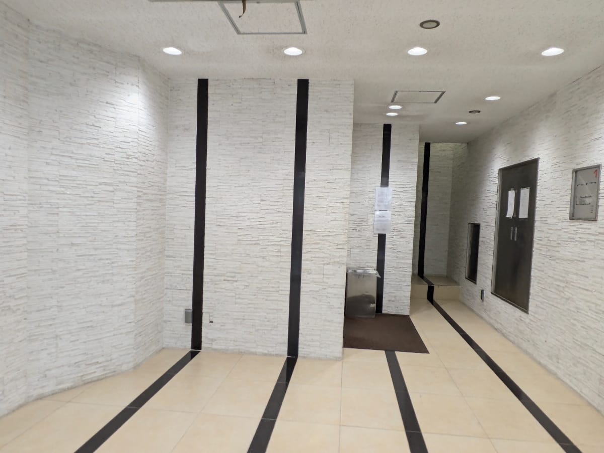 v20250427003014/fresh/building/J00100390825_6