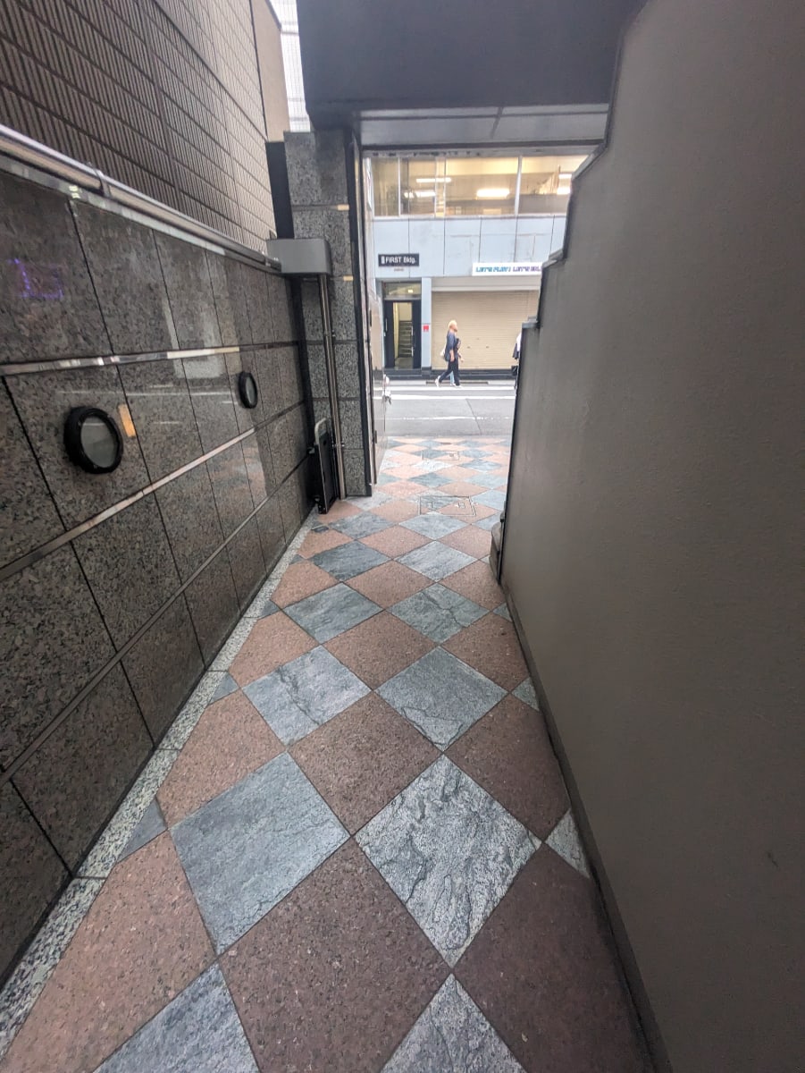 v20250427003014/fresh/building/J00100392401_3