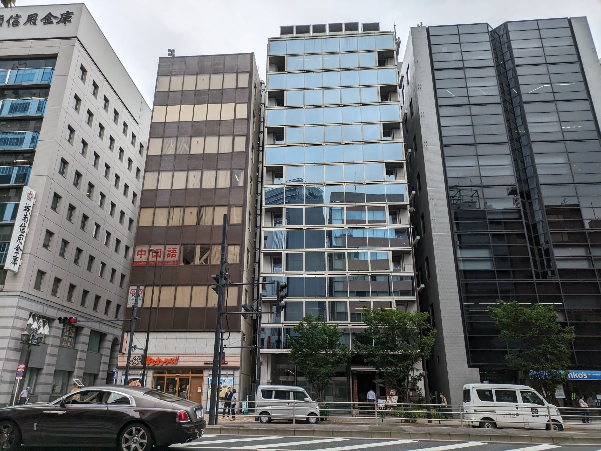 v20250427003015/fresh/building/J00100392017_60