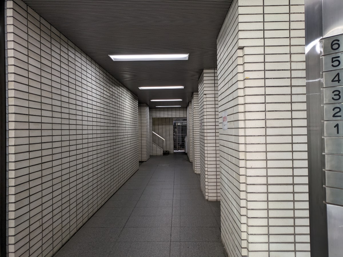 v20250427003015/fresh/building/J00100392106_8