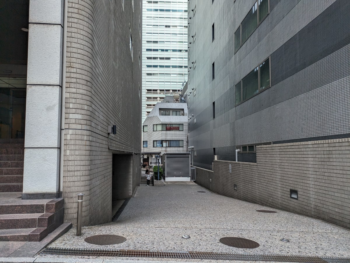 v20250427003015/fresh/building/J00100392647_22