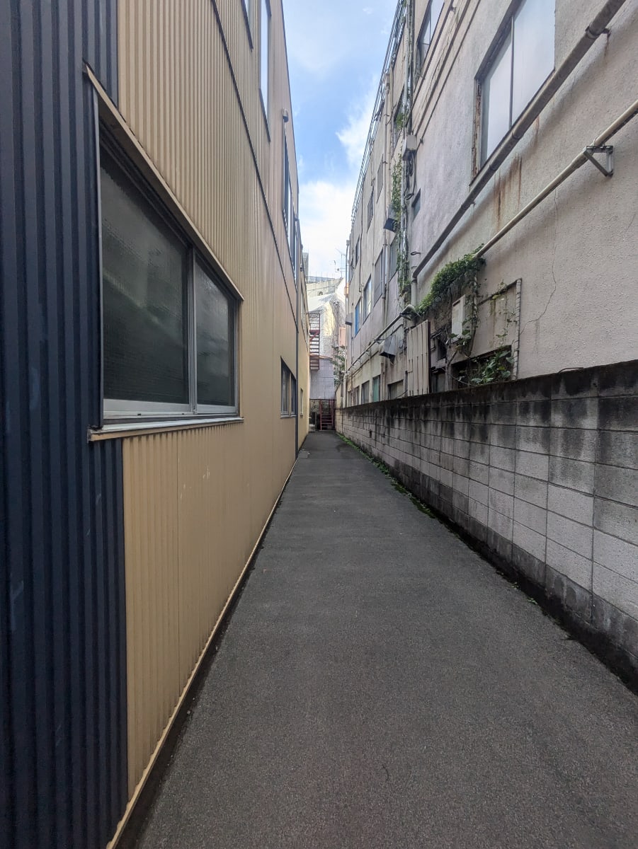 v20250427003410/fresh/building/J00100394030_12