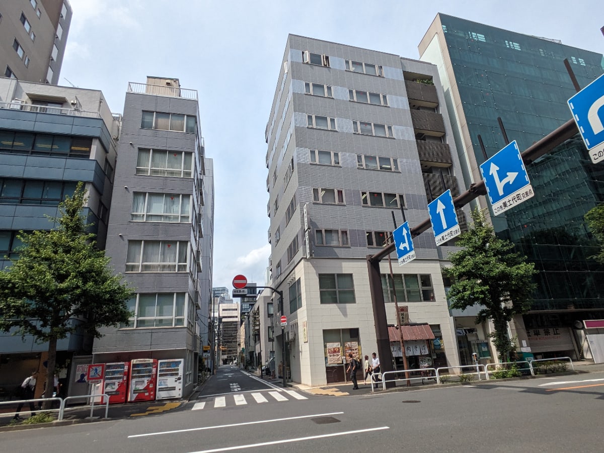 v20250427003410/fresh/building/J00100394056_5