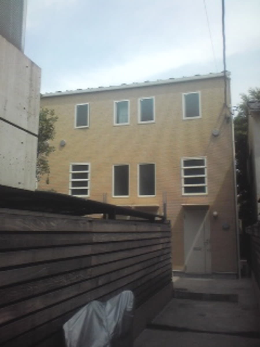 v20250427004119/fresh/building/J00100403110_1