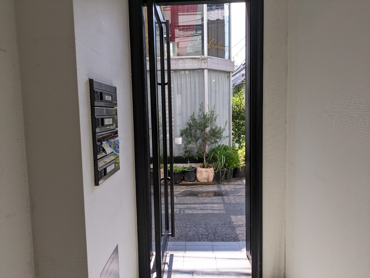 v20250427004120/fresh/building/J00100401785_9