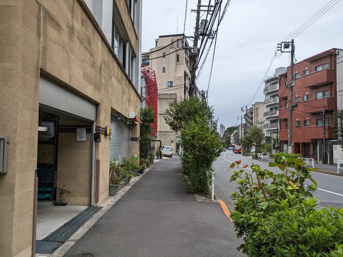 v20250427004120/fresh/building/J00100401900_2