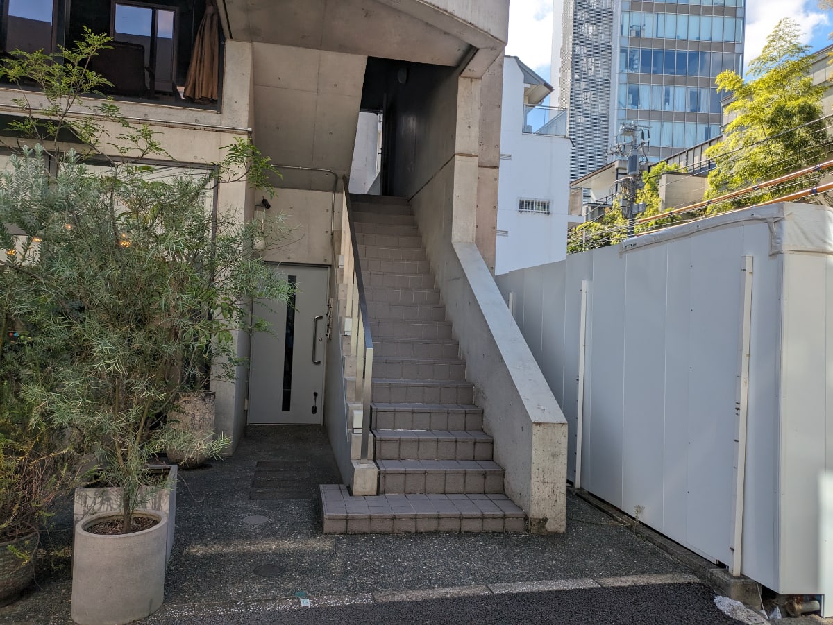 v20250427004120/fresh/building/J00100401956_4