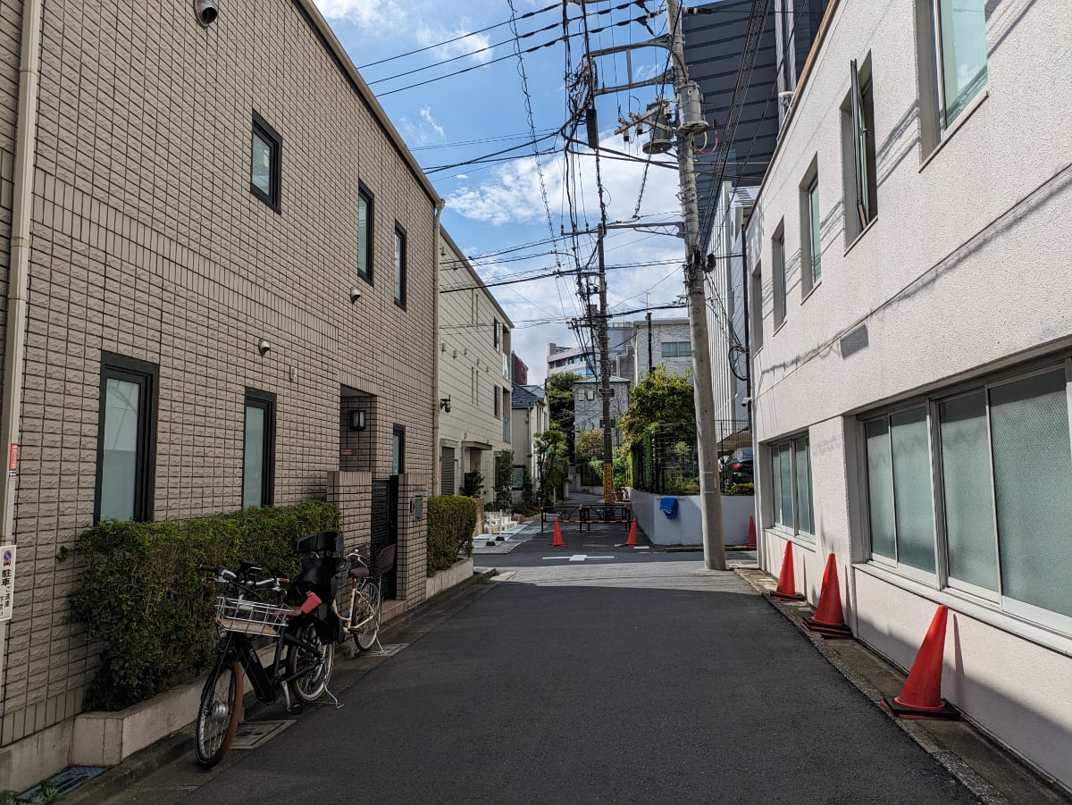 v20250427004120/fresh/building/J00100402951_10