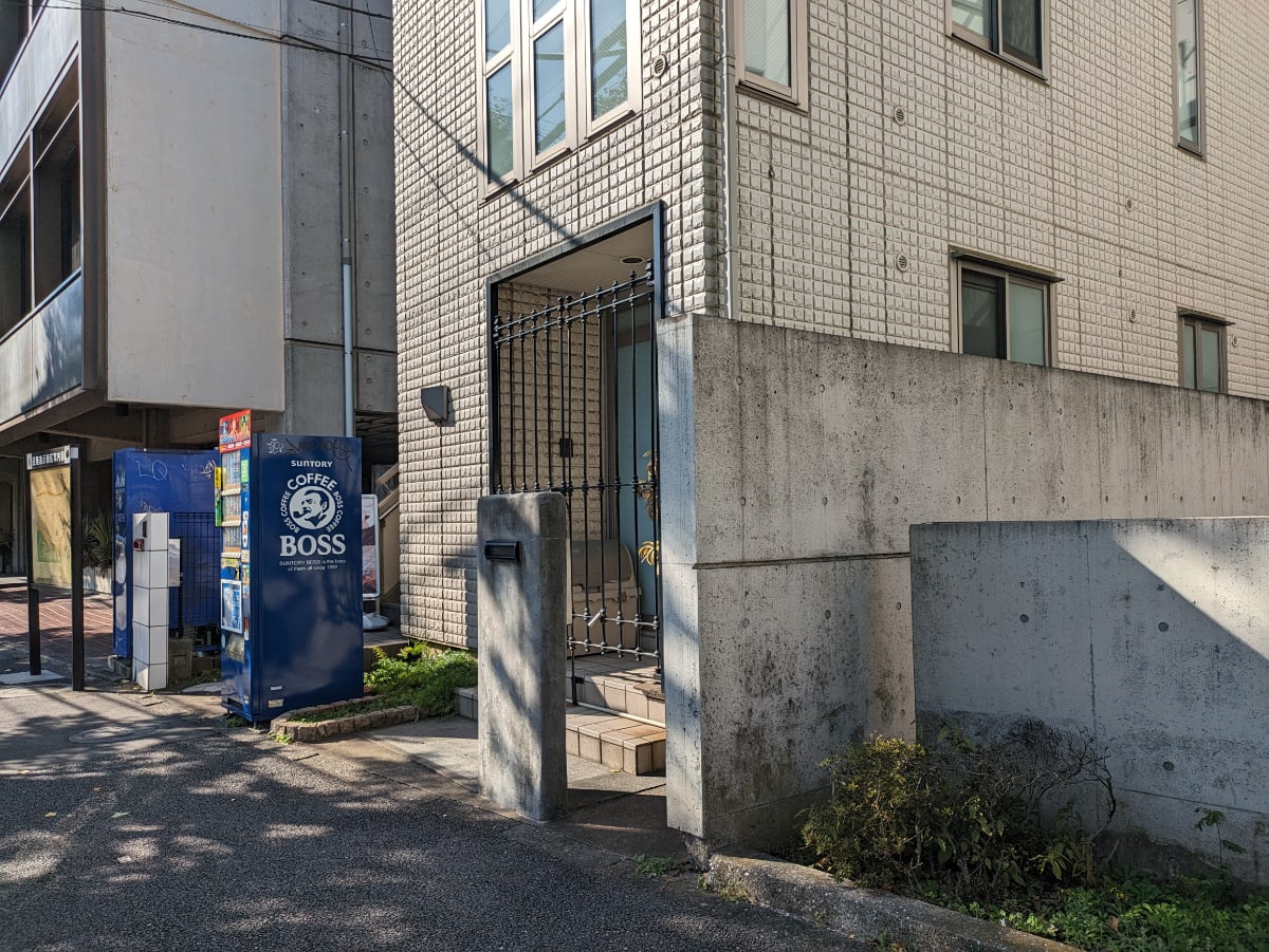 v20250427004120/fresh/building/J00100404696_8