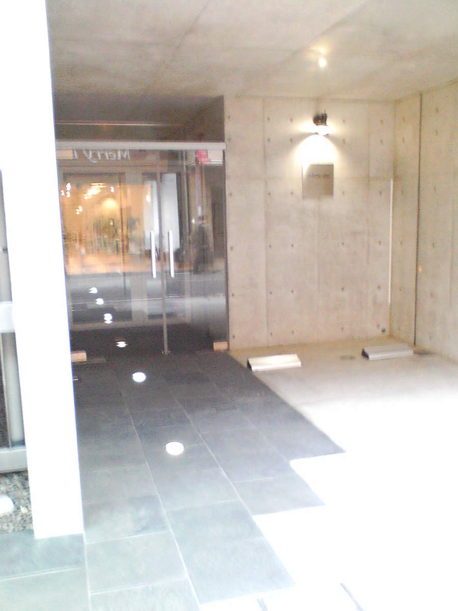 v20250427005210/fresh/building/J00100411249_3
