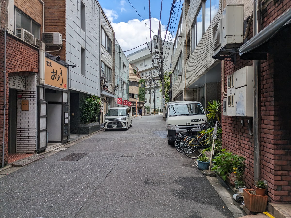 v20250427005820/fresh/building/J00100418428_2