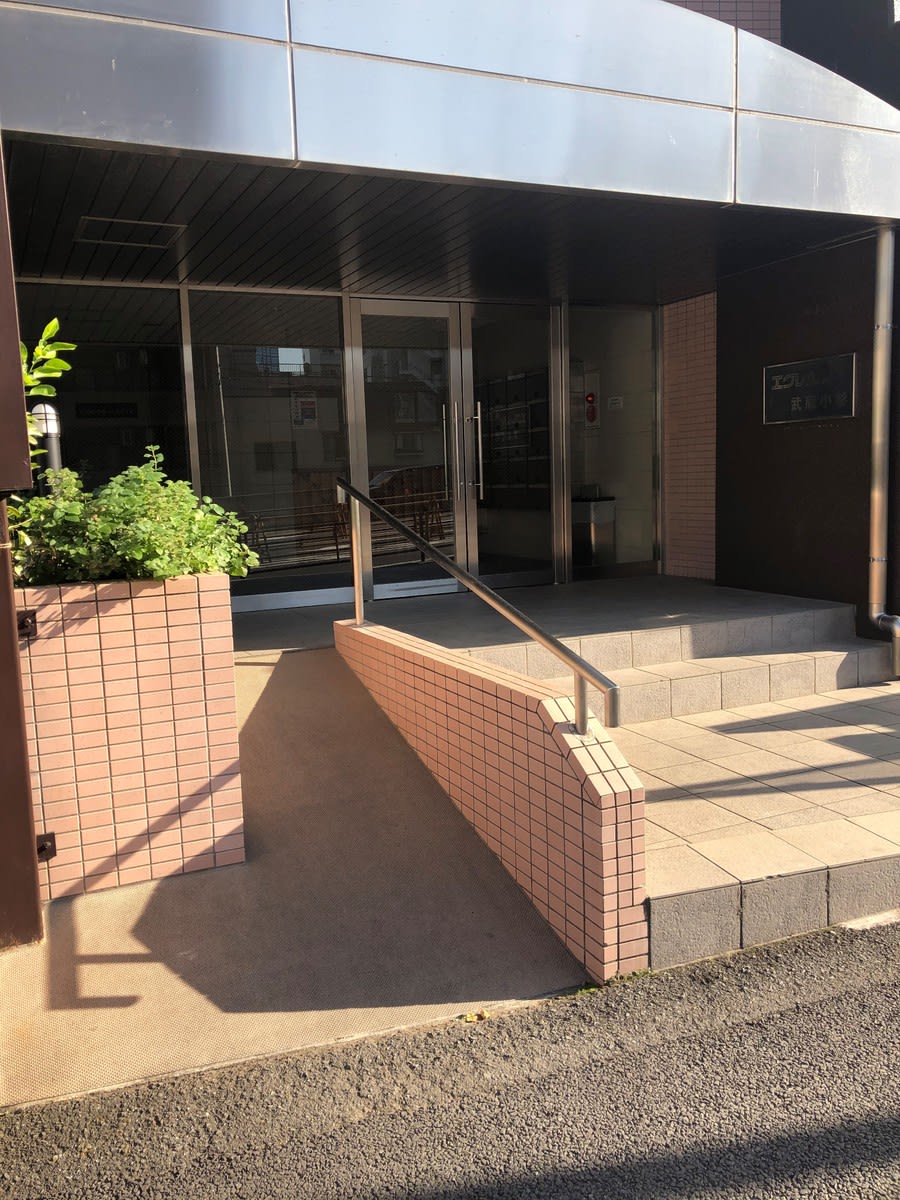 v20250427010205/fresh/building/J00100420962_3