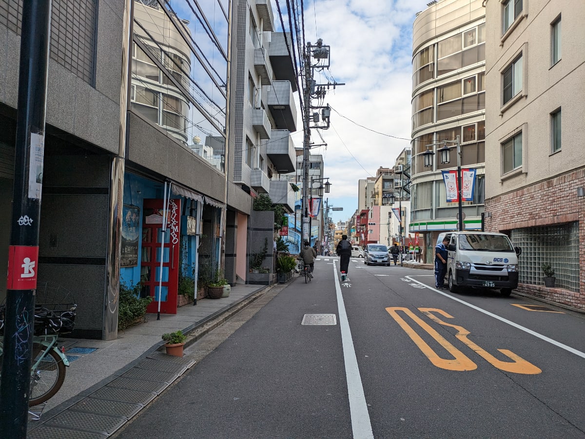 v20250427010205/fresh/building/J00100443952_2