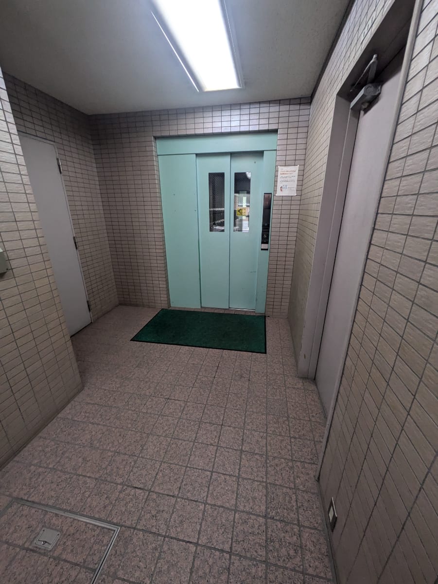 v20250427010206/fresh/building/J00100437462_4