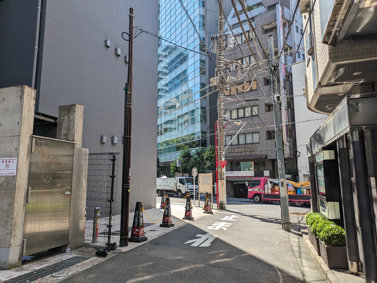 v20250427010506/fresh/building/J00100482124_25