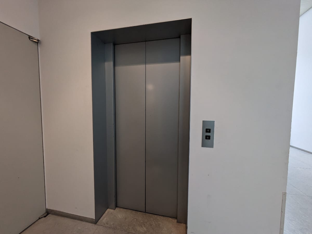 v20250427010506/fresh/building/J00100493069_4