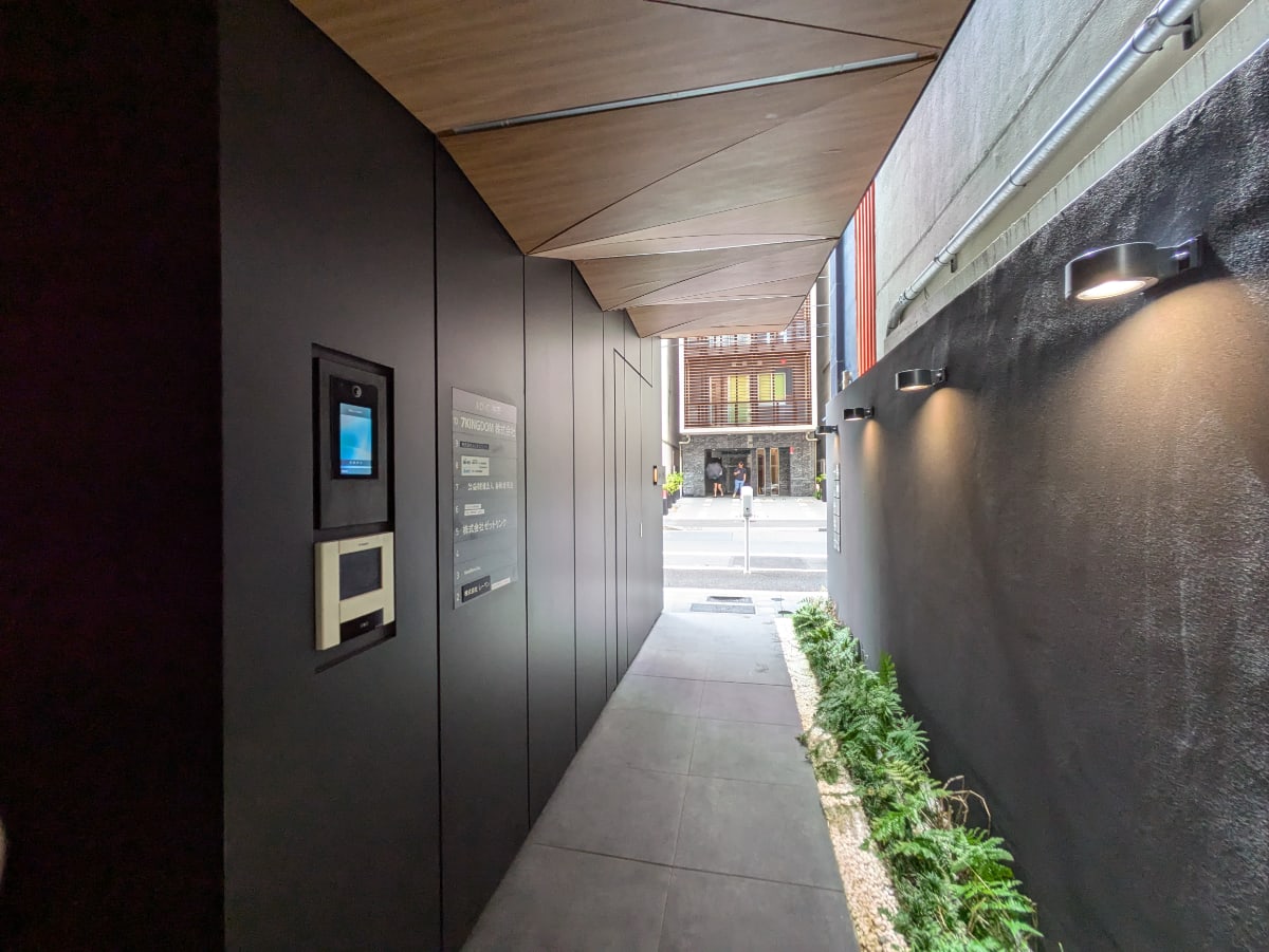 v20250427011159/fresh/building/J00100512798_17