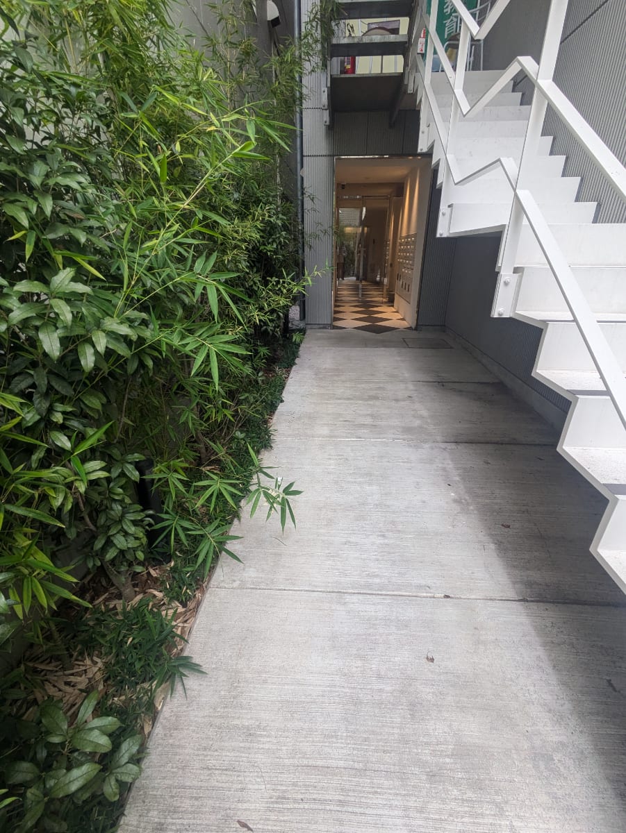 v20250427011159/fresh/building/J00100514079_9