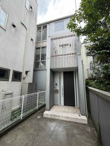 v20250427011159/fresh/building/J00100608423_1