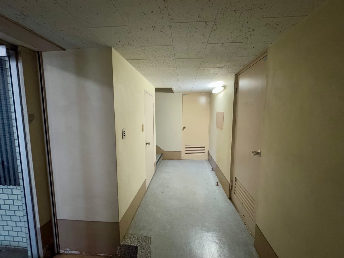 v20250506150654/fresh/building/J00100356727_5