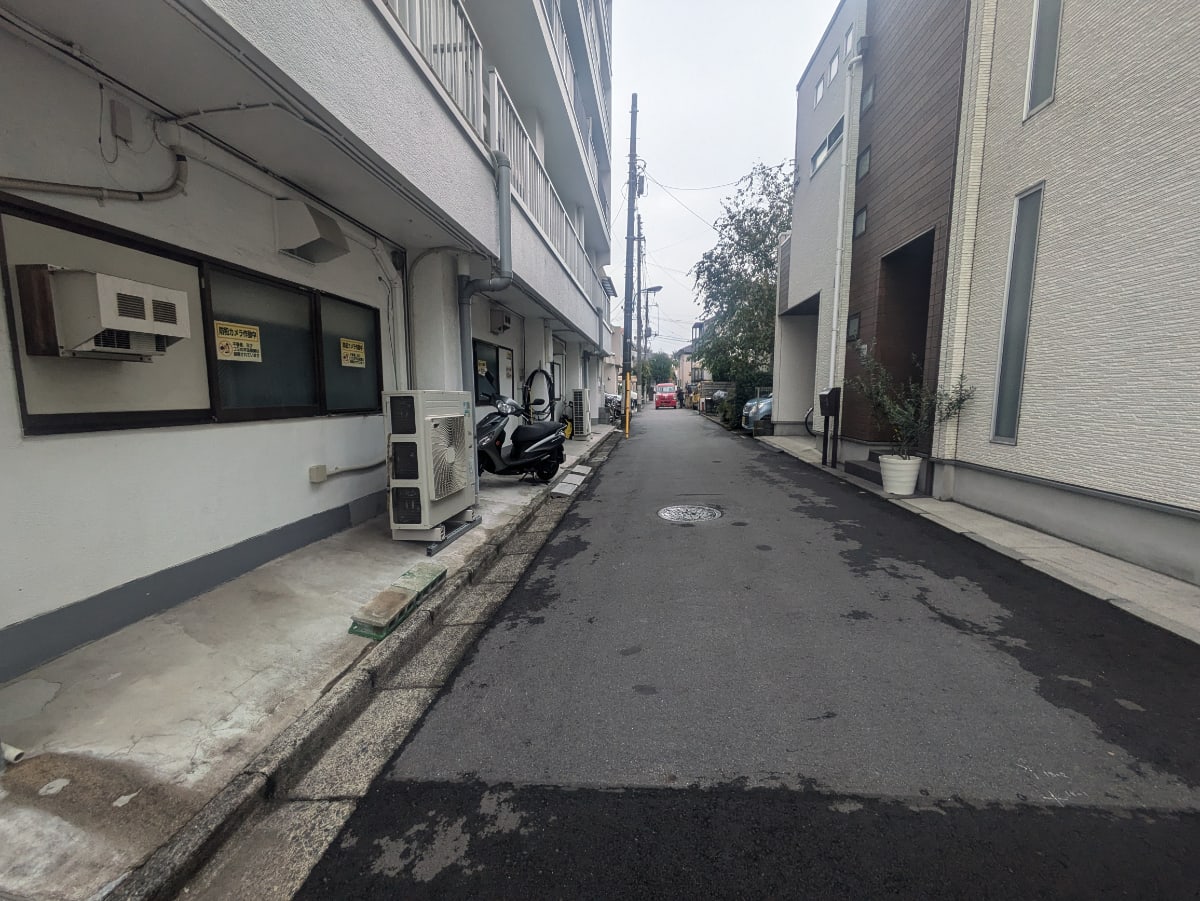v20250506150654/fresh/building/J00100356782_11