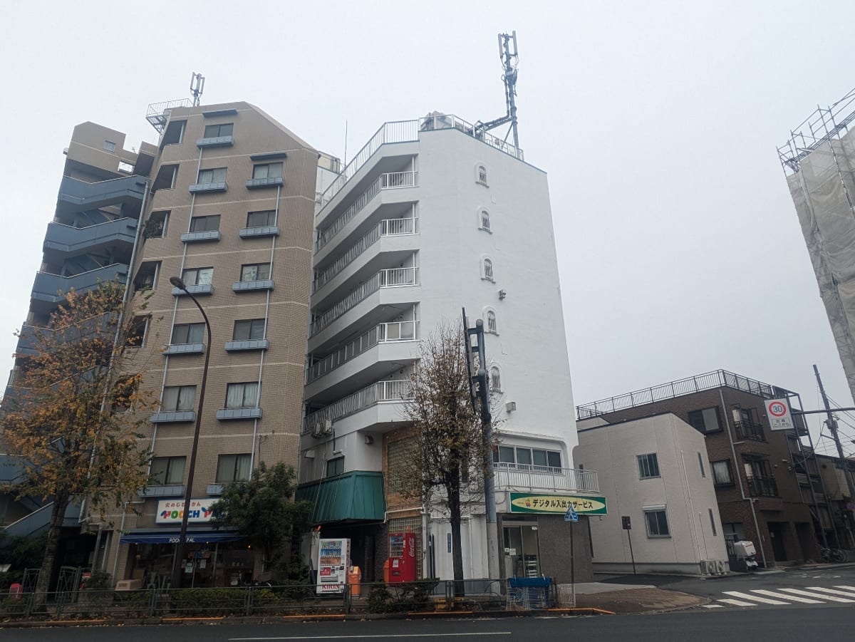 v20250506150654/fresh/building/J00100356782_16