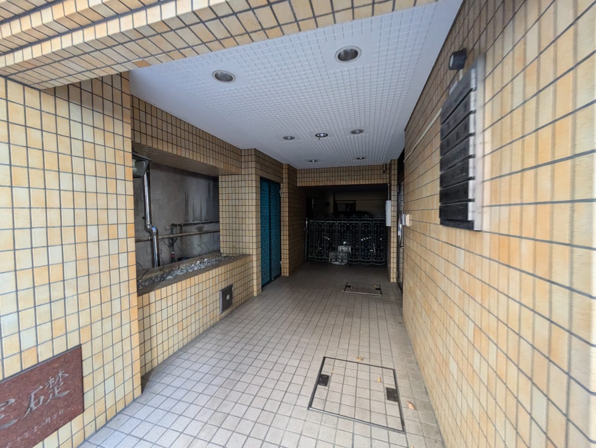 v20250506150654/fresh/building/J00100383076_6
