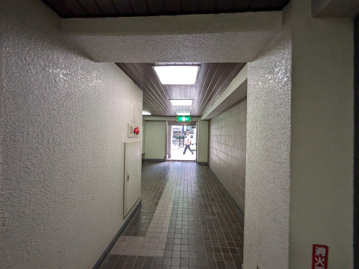 v20250506150654/fresh/building/J00100421827_6