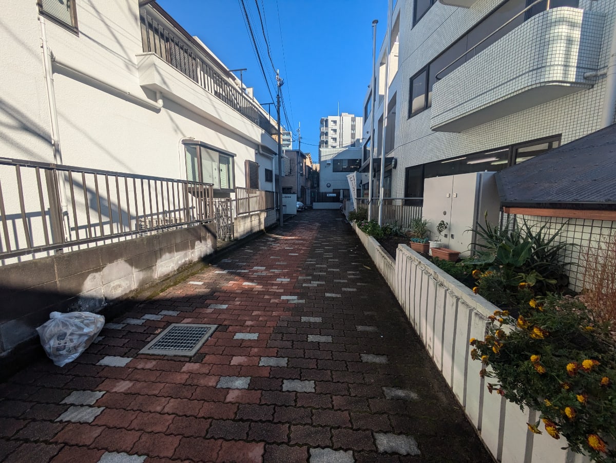 v20250508150635/fresh/building/J00100477784_12