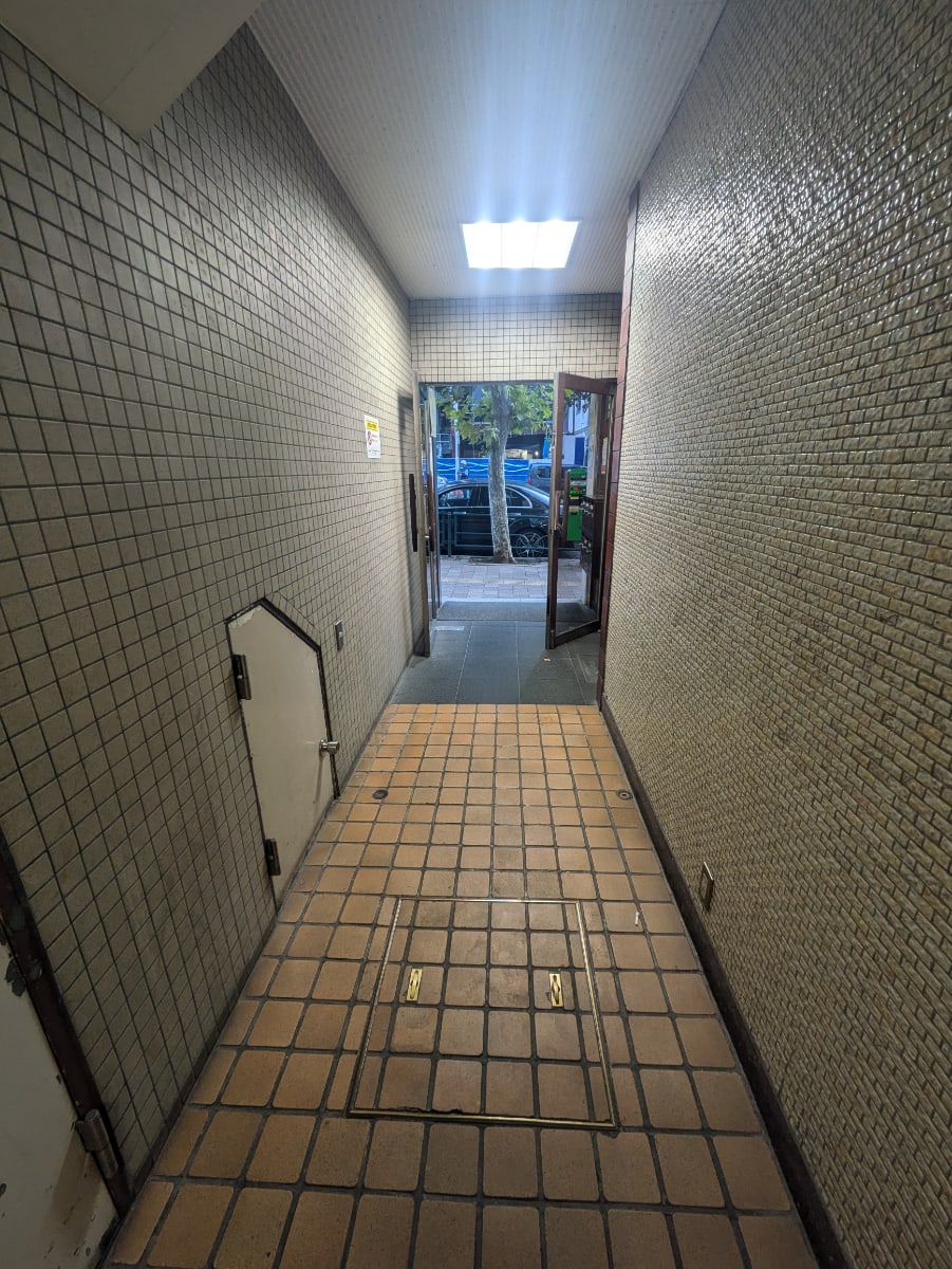 v20250601150545/fresh/building/J00100371338_9