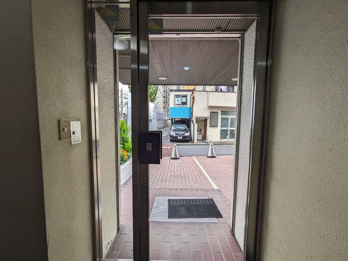 v20250601150545/fresh/building/J00100373733_15