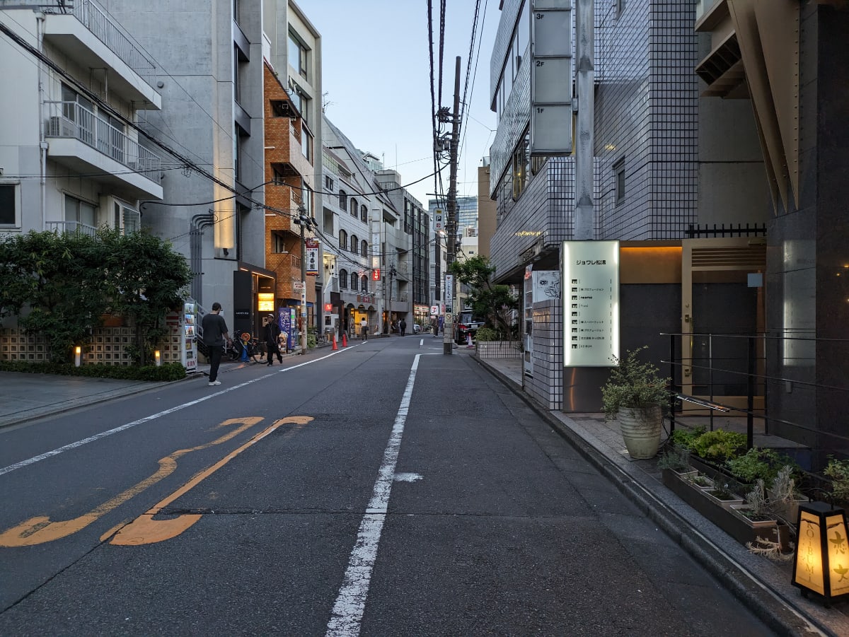 v20250601150545/fresh/building/J00100377749_21