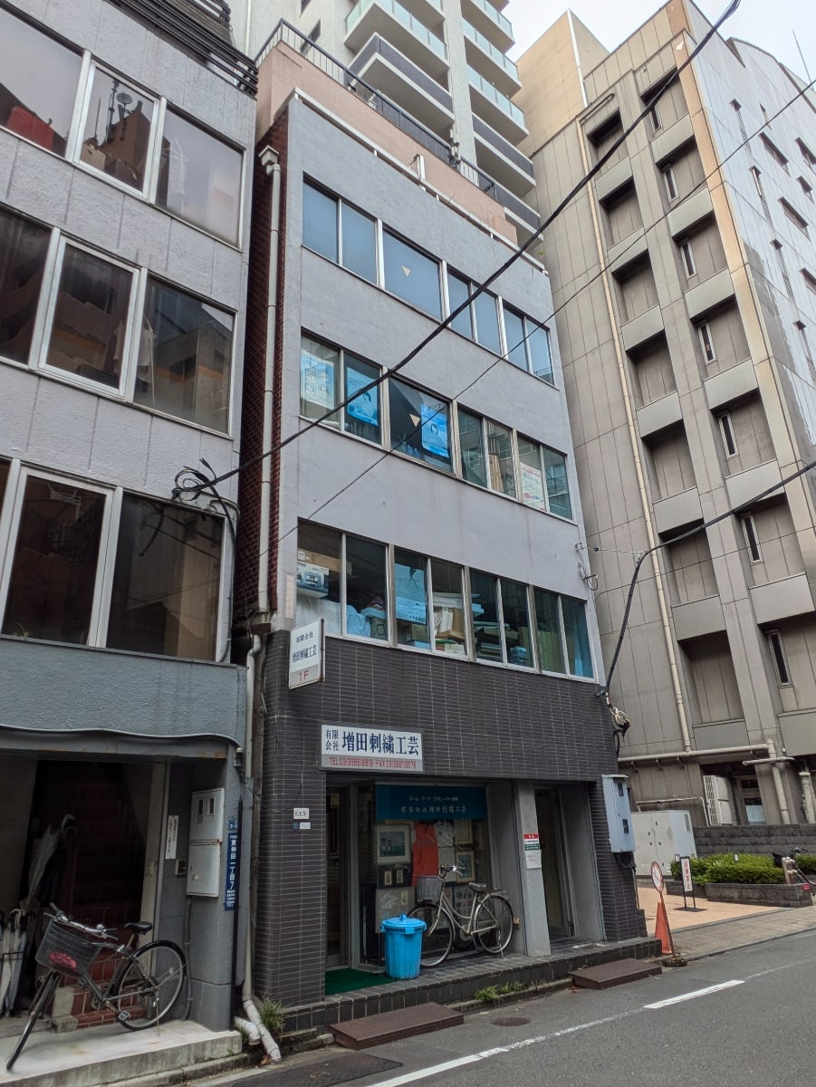 v20250601150545/fresh/building/J00100380245_5
