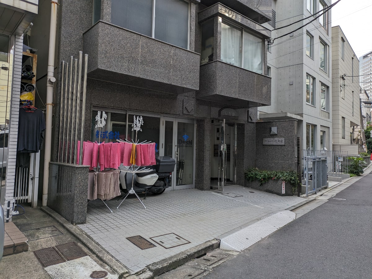 v20250601150545/fresh/building/J00100393820_15