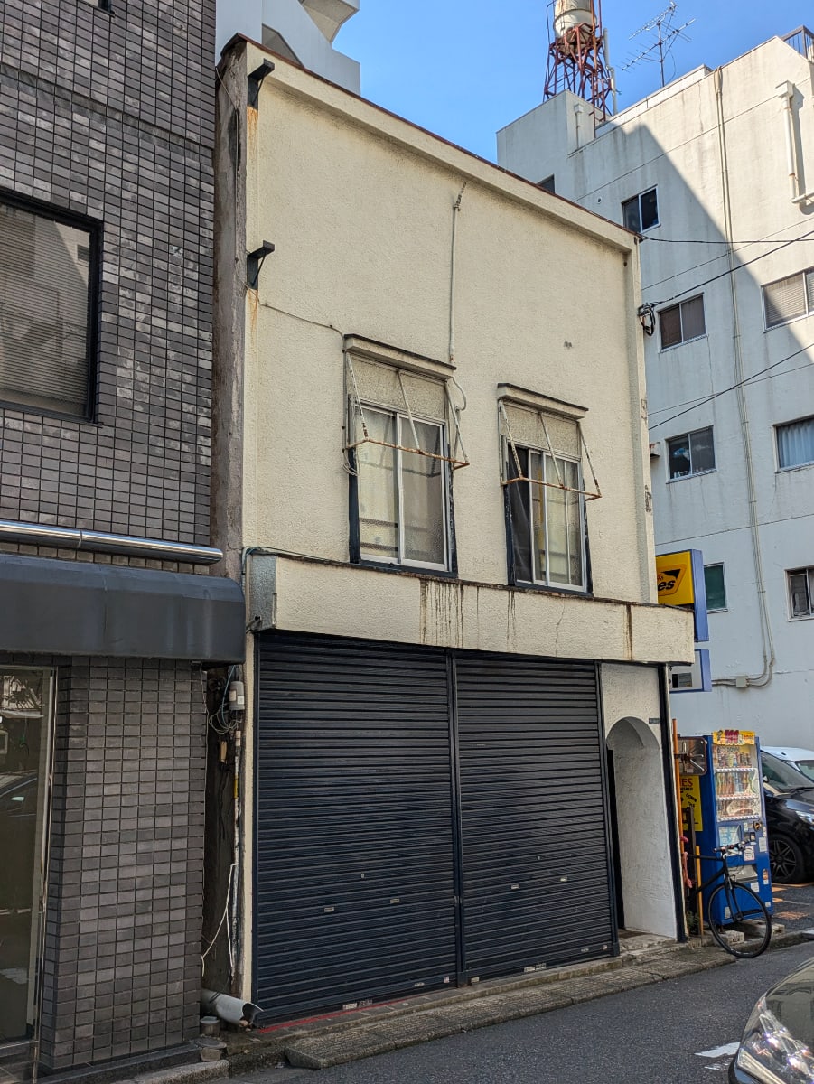 v20250601150545/fresh/building/J00100403704_5