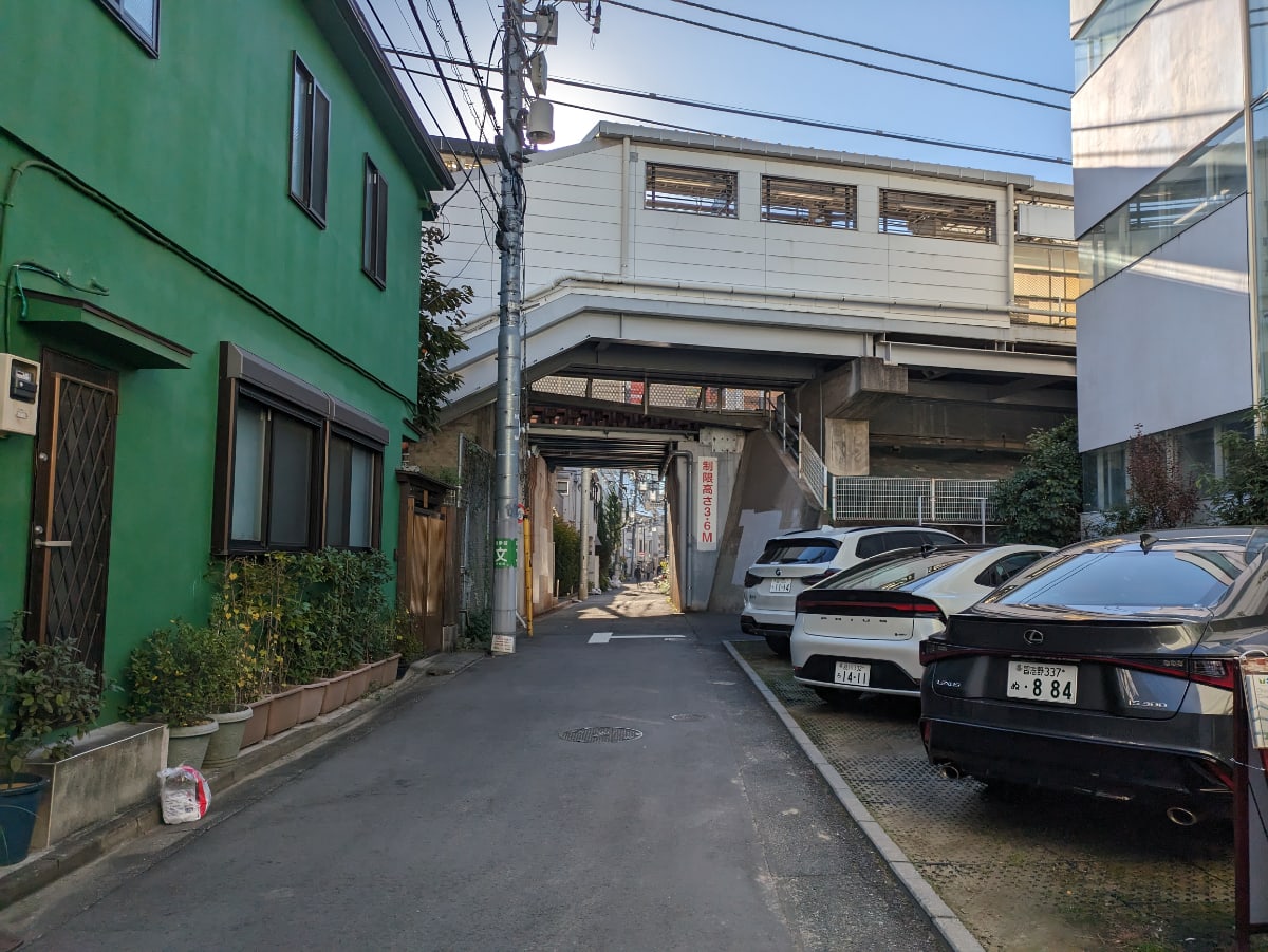 v20250601150545/fresh/building/J00100405323_8