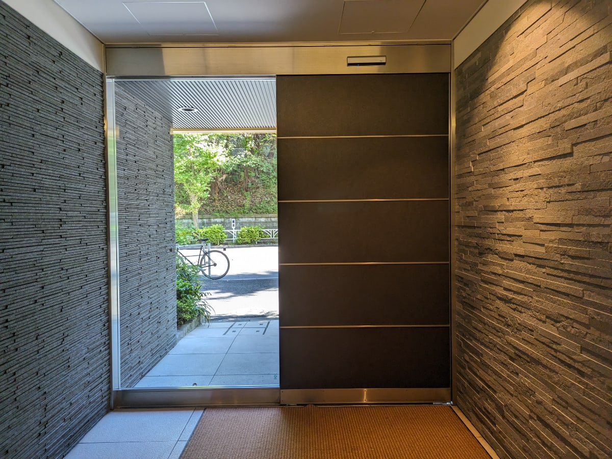 v20250601150545/fresh/building/J00100480386_22