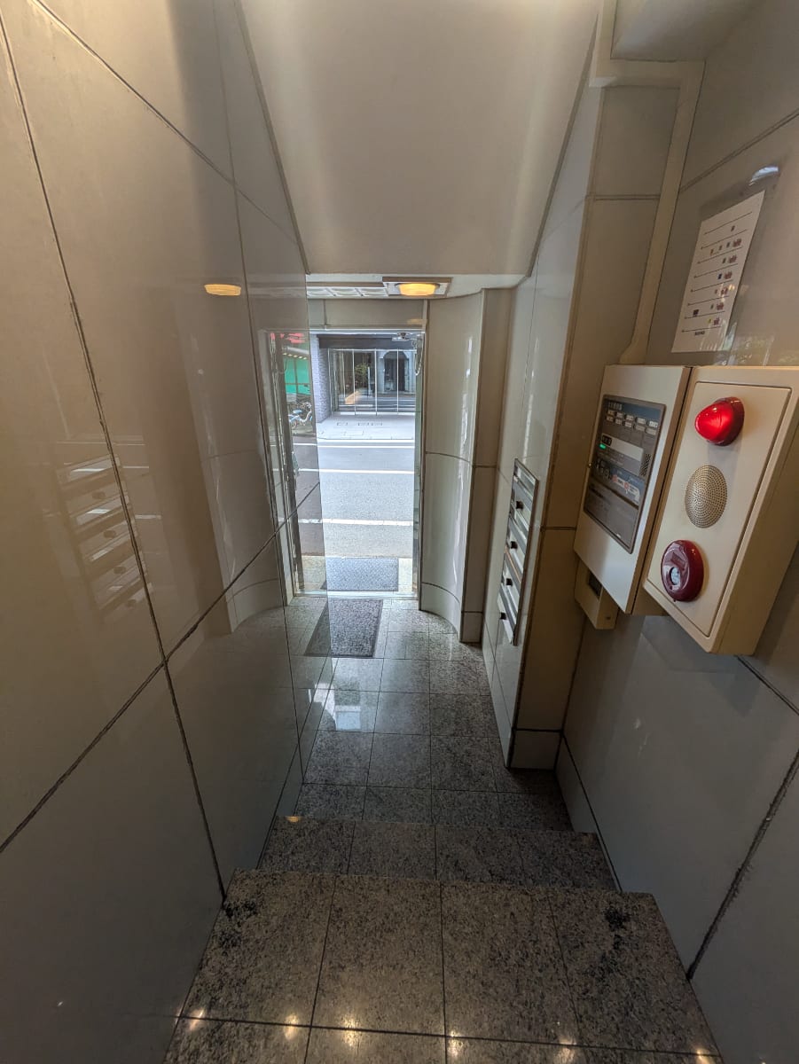 v20250603150701/fresh/building/J00100418877_9