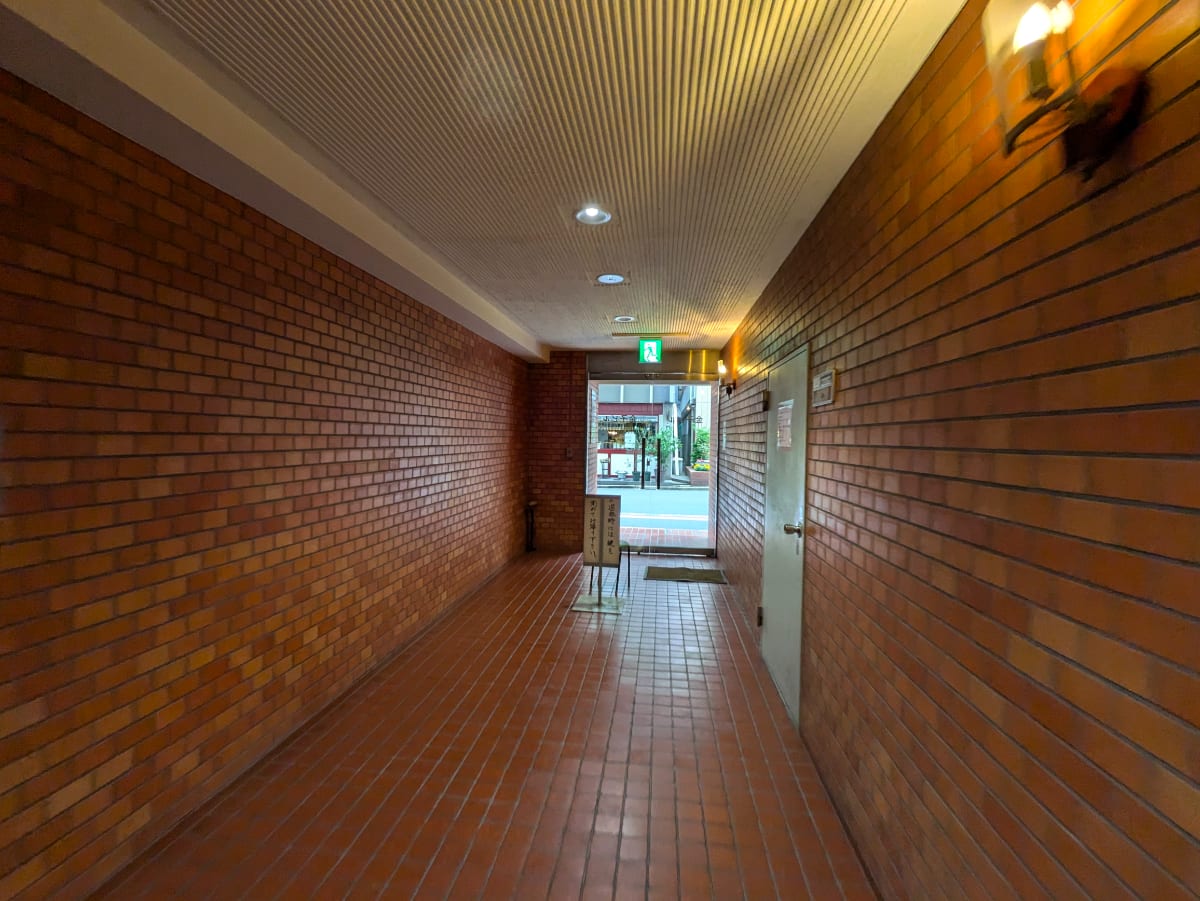 v20250609150705/fresh/building/J00100370894_11