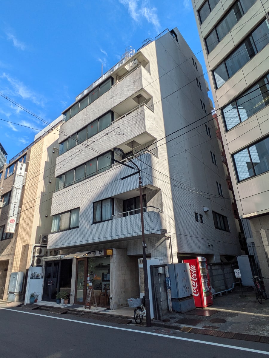v20250609150705/fresh/building/J00100384306_12