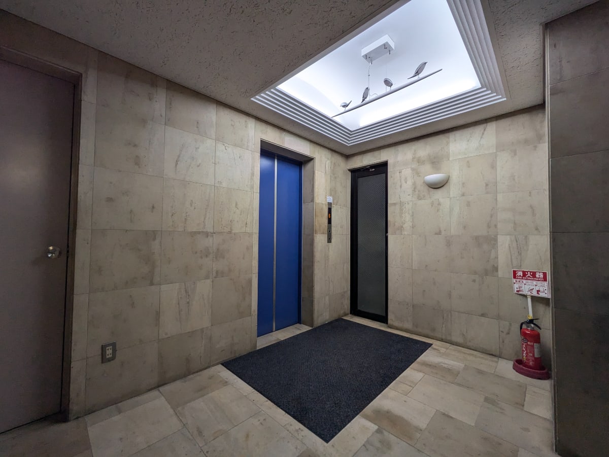 v20250609150705/fresh/building/J00100384306_4