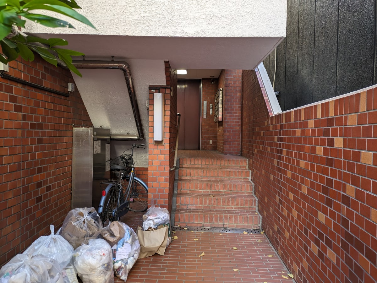 v20250609150705/fresh/building/J00100394213_12