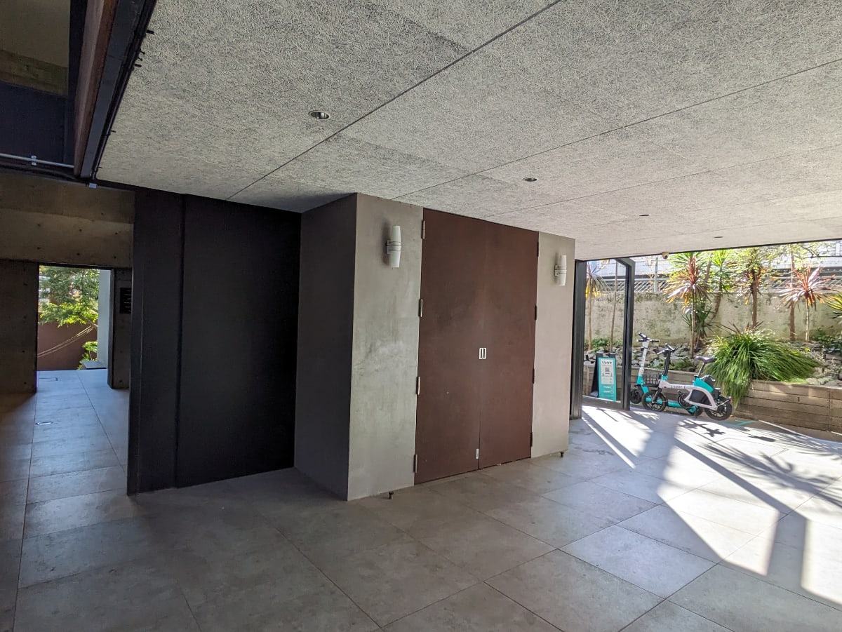 v20250611150814/fresh/building/J00100428169_9