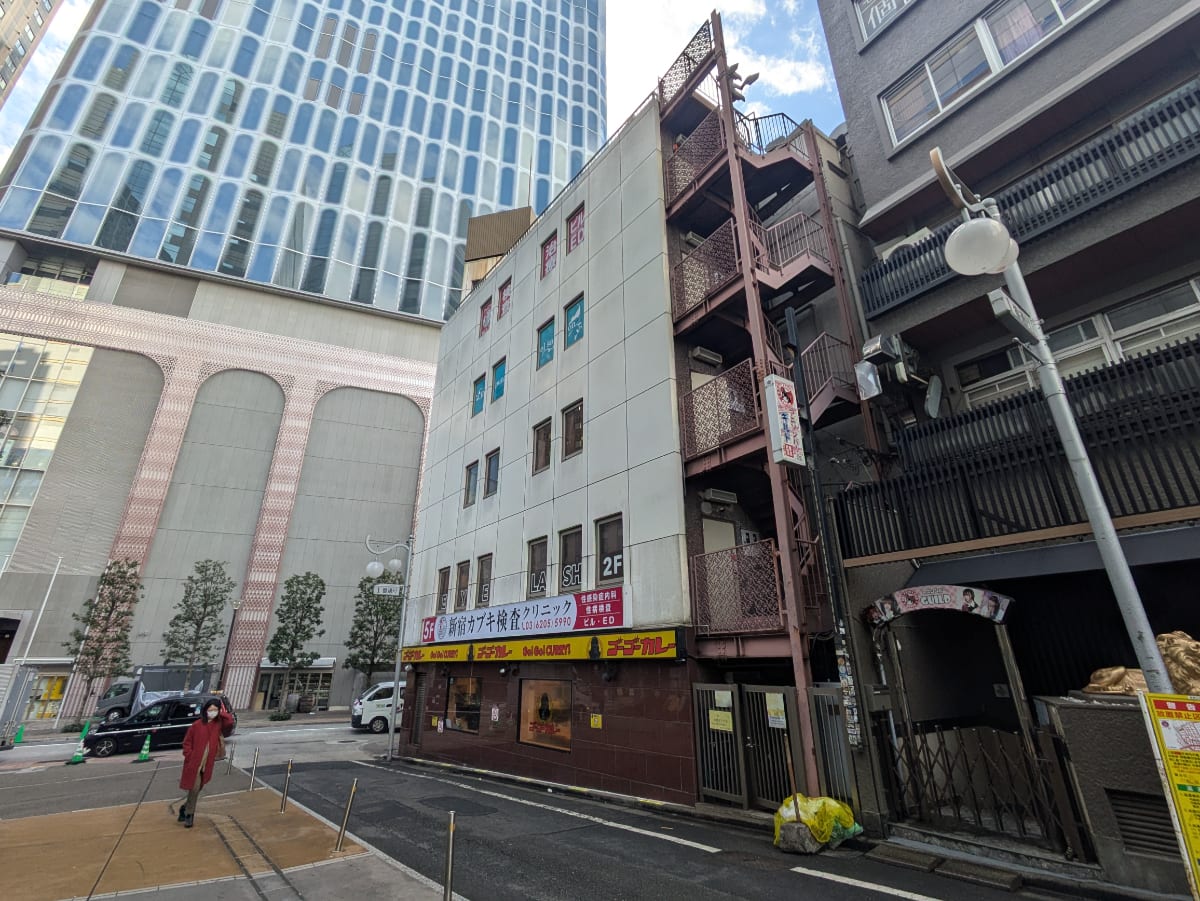 v20250611150815/fresh/building/J00100358590_13