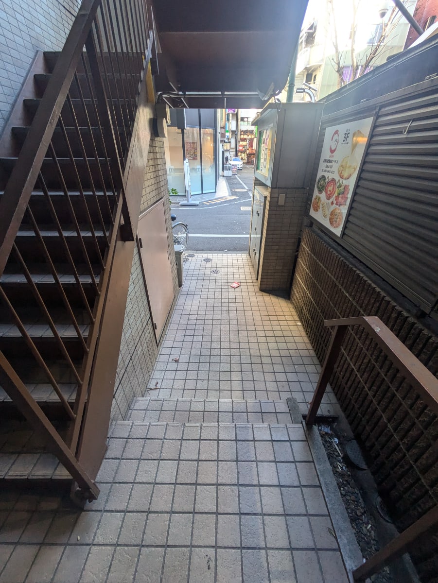 v20250611150815/fresh/building/J00100360612_9