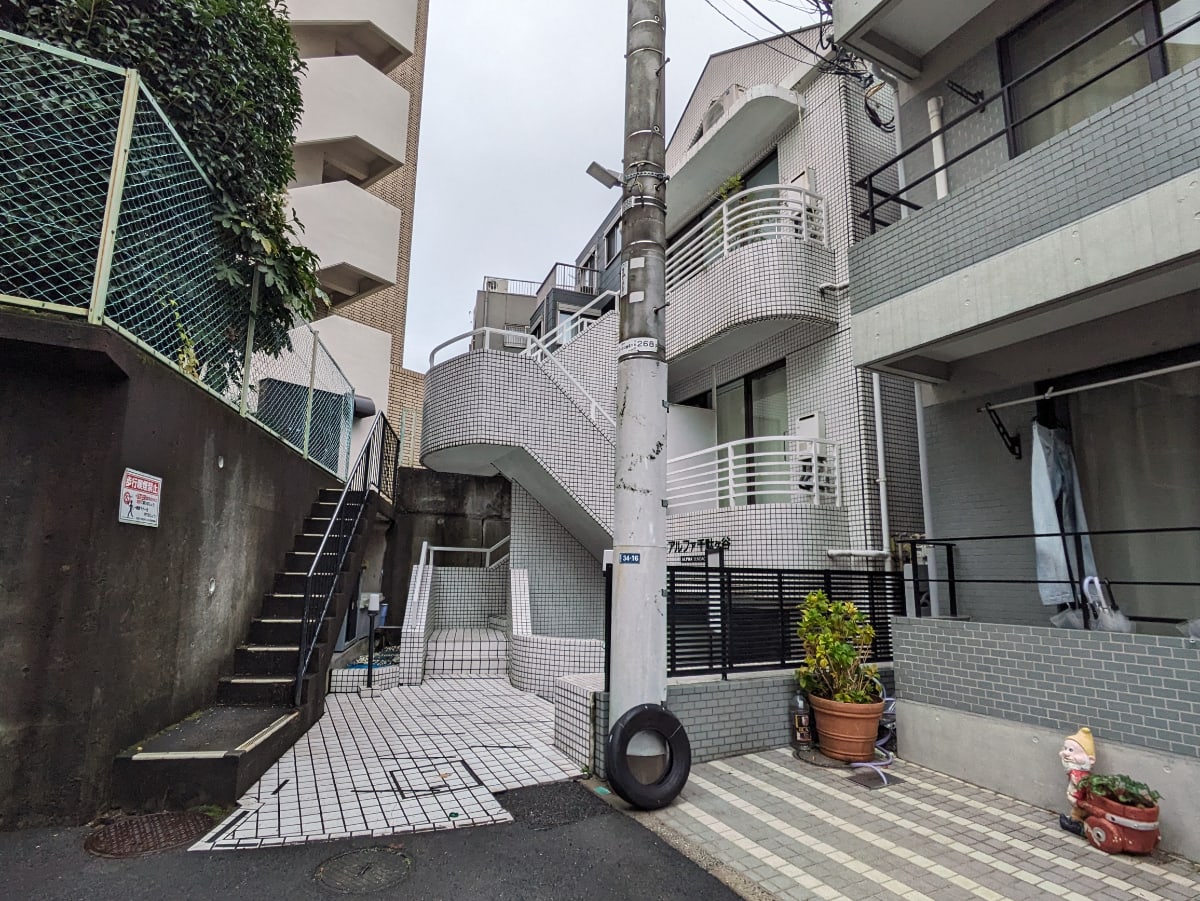 v20250611150815/fresh/building/J00100367600_24